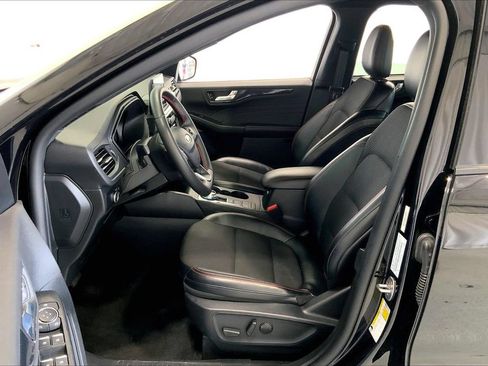 Used 2025 Ford Escape ST-Line FWD image 18