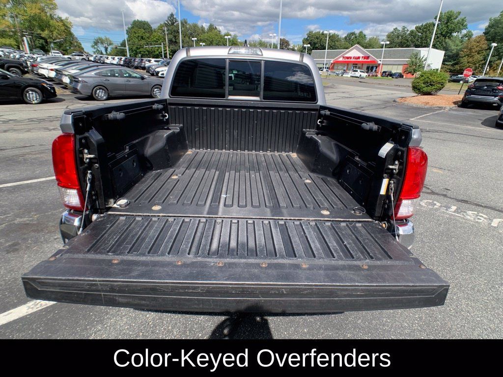 Used 2017 Toyota Tacoma SR5 w/ Tow Package AWD/4WD image 27