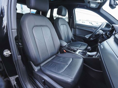 Used 2025 Audi Q3 2.0T Premium image 41