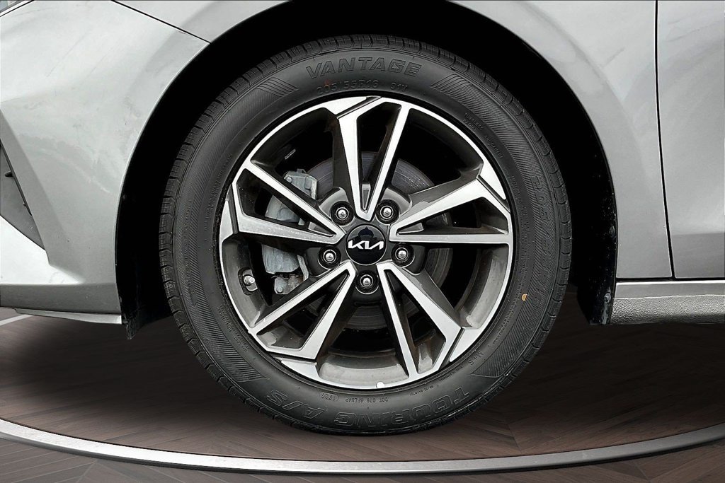 Used 2024 Kia Forte LXS w/ LXS Technology Package FWD image 36
