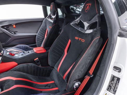 Used 2022 Lamborghini Huracan STO image 64