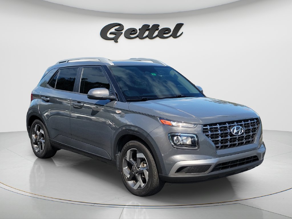 Certified 2023 Hyundai Venue SEL FWD image 3