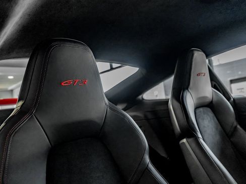 Certified 2022 Porsche 911 GT3 RWD image 27