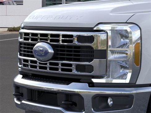 New 2025 Ford F250 XLT w/ 360-Degree Camera Package image 17