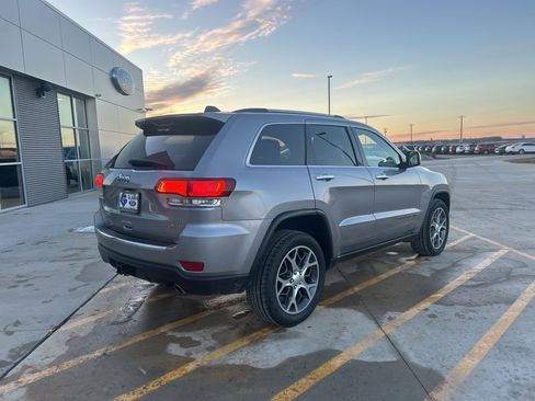 Used 2021 Jeep Grand Cherokee Limited image 3