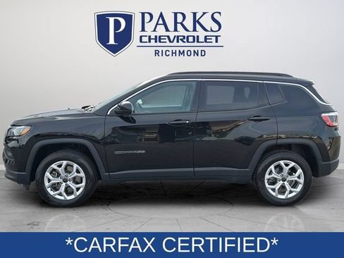 Used 2025 Jeep Compass Latitude w/ Sun & Sound Group AWD/4WD image 4
