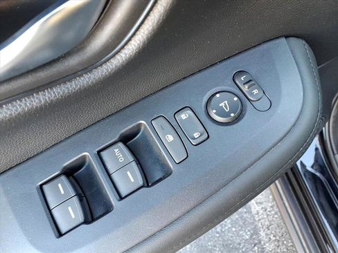 Used 2024 Honda HR-V LX image 11