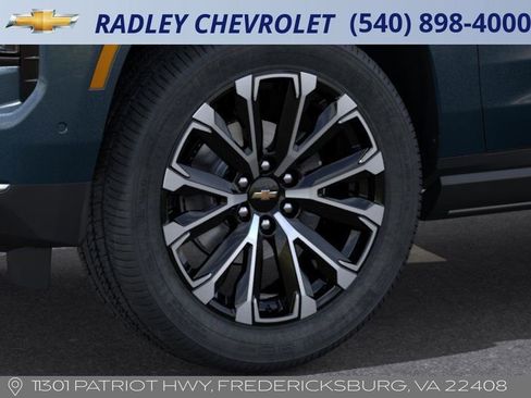 New 2026 Chevrolet Suburban High Country image 9