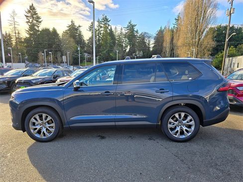 Certified 2025 Toyota Grand Highlander FWD image 4