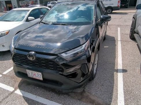 Used 2023 Toyota RAV4 LE AWD/4WD image 2