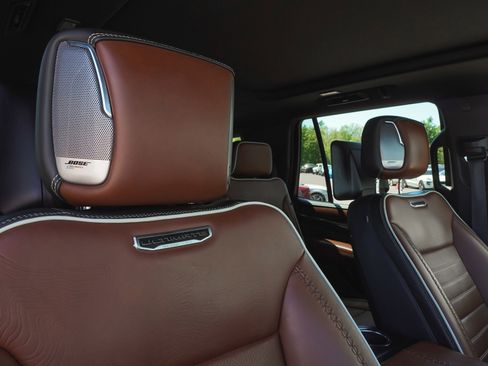 Used 2023 GMC Yukon Denali Ultimate AWD/4WD image 47
