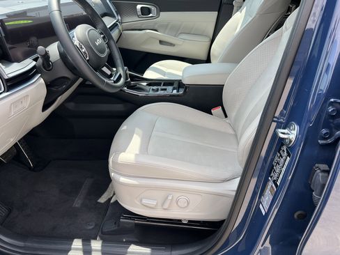 Certified 2024 Kia Sorento SX image 21
