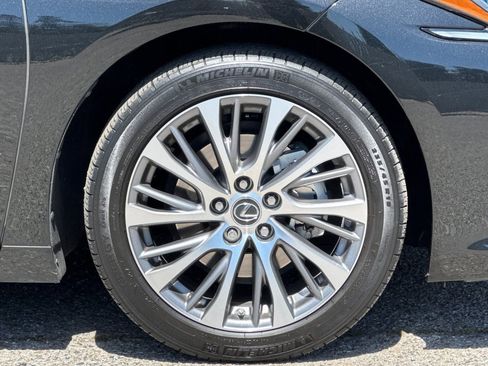 Used 2021 Lexus ES 300h w/ Premium Package FWD image 25