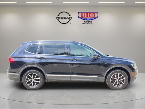 Used 2021 Volkswagen Tiguan SE w/ Panoramic Sunroof Package AWD/4WD image 2