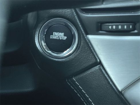 Used 2018 GMC Yukon XL SLT image 17