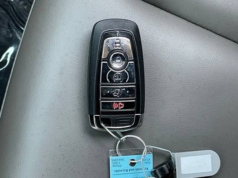 Used 2025 Lincoln Corsair FWD image 31