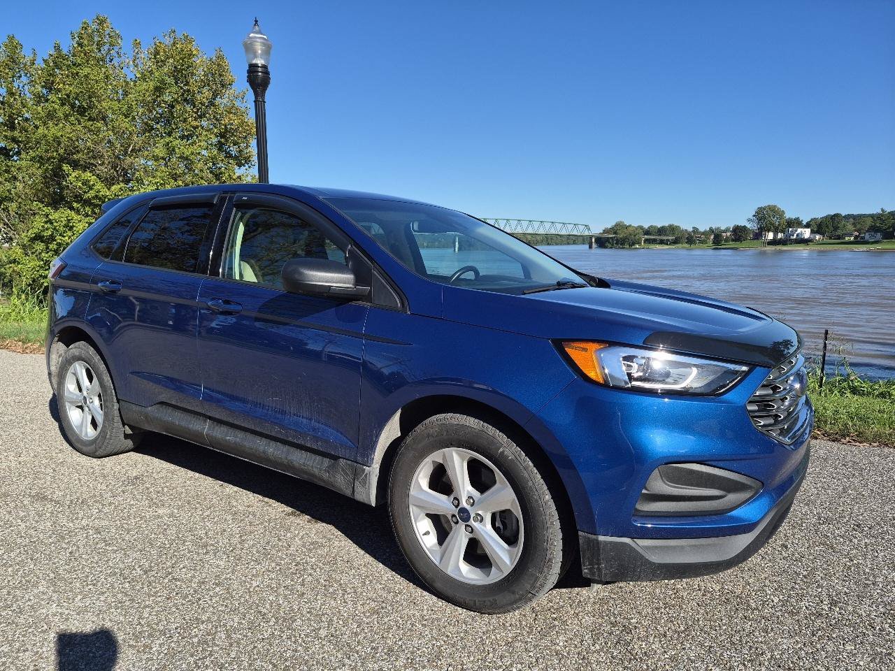 Used 2020 Ford Edge SE w/ Cargo Accessory Package AWD/4WD image 4
