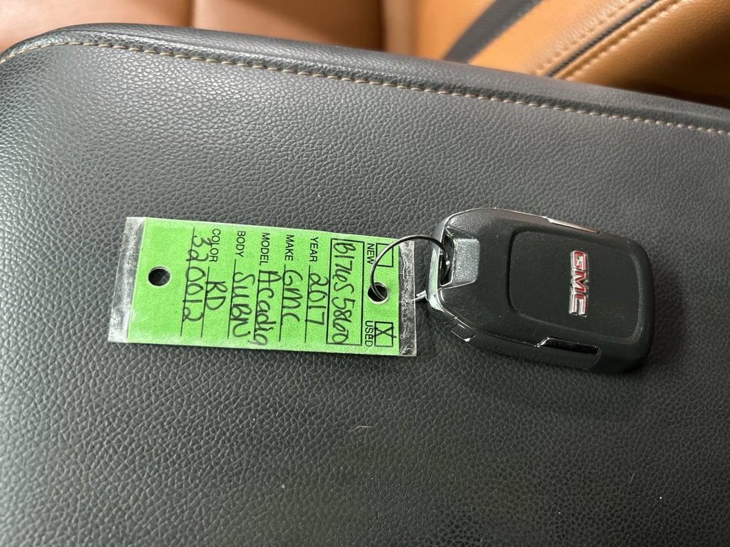 Used 2017 GMC Acadia SLT AWD/4WD image 12