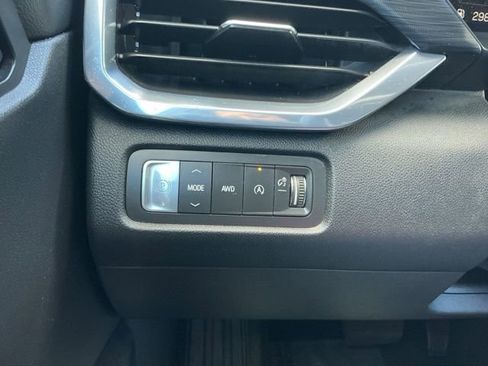 Used 2025 GMC Acadia Elevation image 10