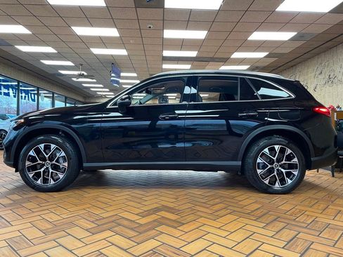 Used 2025 Mercedes-Benz GLC 350e 4MATIC image 7