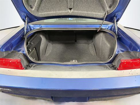 Used 2010 Dodge Challenger R/T RWD image 14
