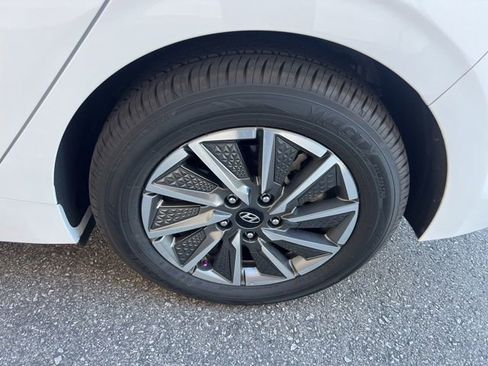 Used 2020 Hyundai Ioniq Limited image 11