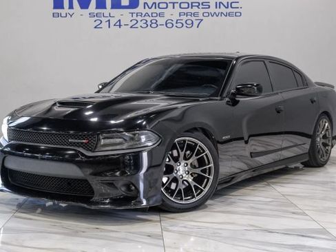 Used 2019 Dodge Charger R/T w/ Plus Group RWD image 2