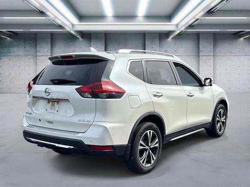 Used 2020 Nissan Rogue SV w/ Premium Package AWD/4WD image 5