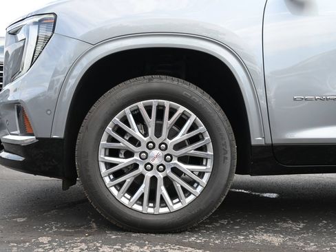 New 2026 GMC Acadia Denali w/ Super Cruise Package FWD image 30