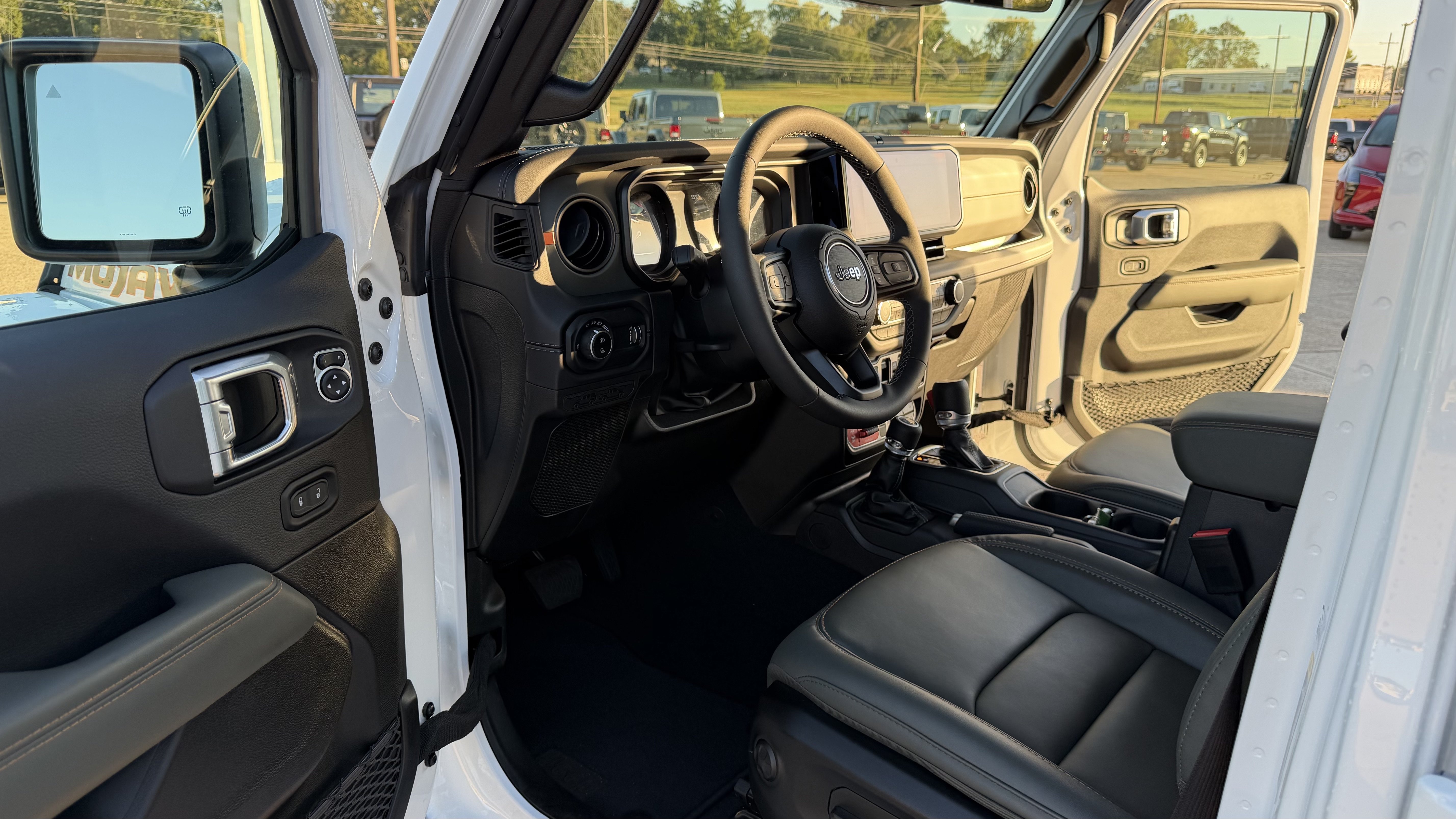 Used 2026 Jeep Gladiator Mojave AWD/4WD image 14