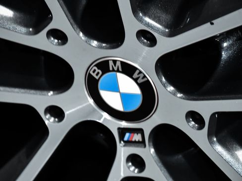 Used 2023 BMW X4 xDrive30i w/ M Sport Package AWD/4WD image 94