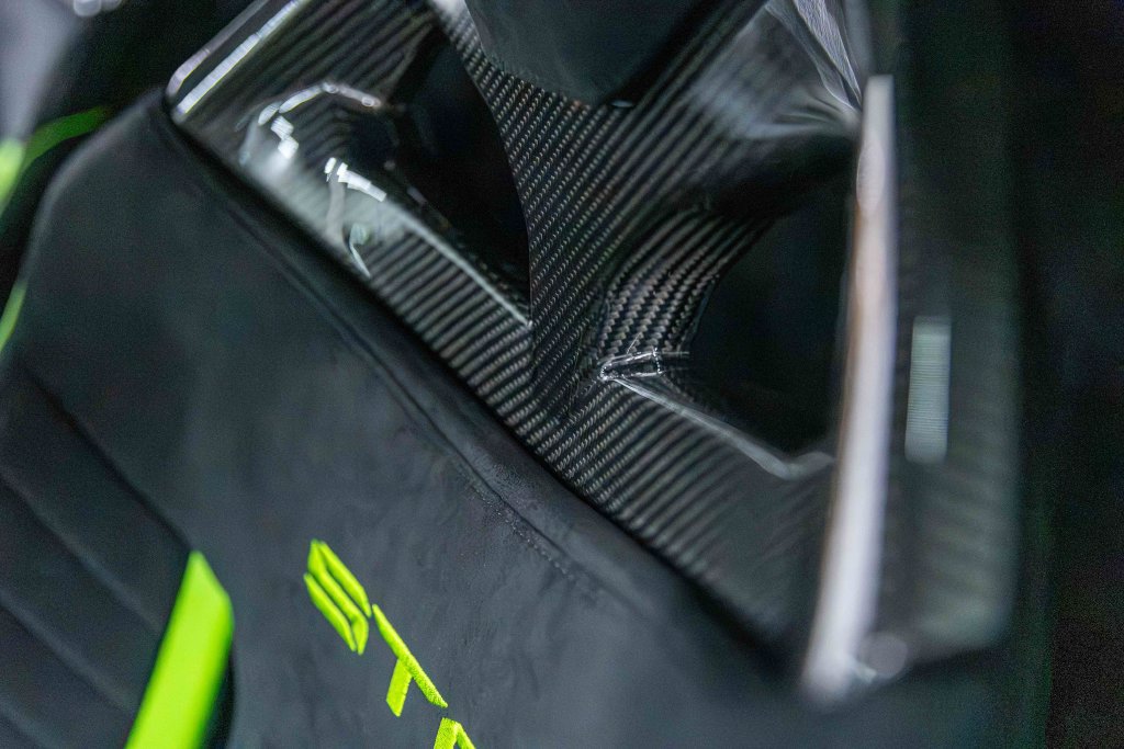 Used 2022 Lamborghini Huracan STO RWD image 43