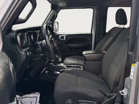Used 2018 Jeep Wrangler Sport image 12
