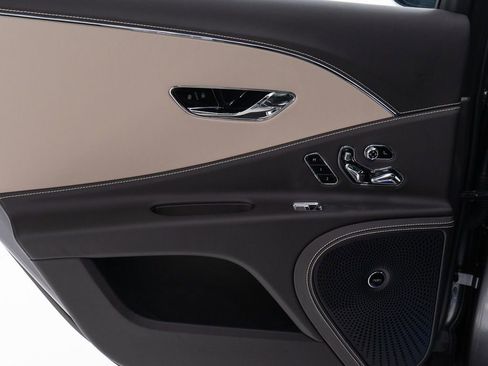 Certified 2023 Bentley Flying Spur Plug-In Hybrid AWD/4WD image 22