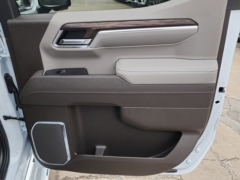 New 2026 GMC Sierra 1500 SLT image 41