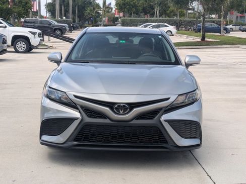 Used 2023 Toyota Camry SE FWD image 2