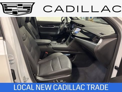 Used 2025 Cadillac XT6 Premium Luxury w/ Technology Package AWD/4WD image 39
