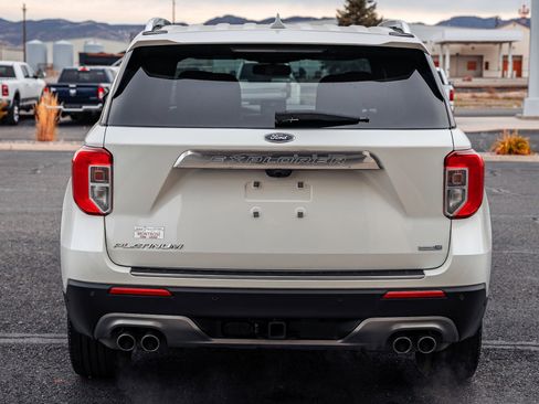Certified 2020 Ford Explorer Platinum w/ Premium Technology Package image 4