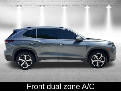 Certified 2025 Volkswagen Tiguan SE FWD image 4