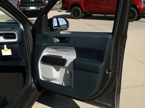 New 2025 Ford Maverick XLT w/ XLT Luxury Package image 34