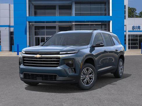 New 2026 Chevrolet Traverse LT image 6