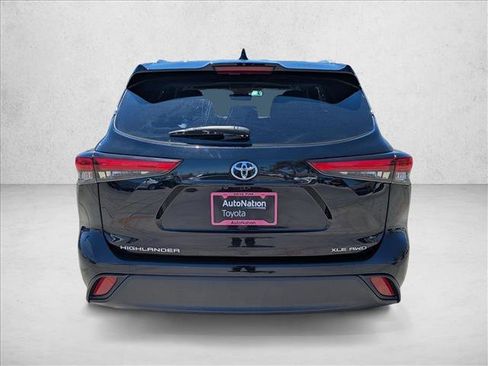 Certified 2023 Toyota Highlander XLE AWD/4WD image 7
