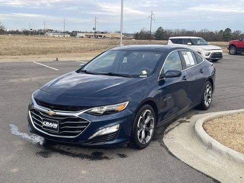 Used 2020 Chevrolet Malibu LT image 3