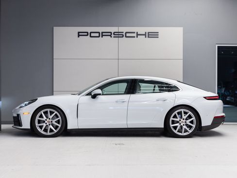 Certified 2025 Porsche Panamera w/ Premium Package RWD image 2