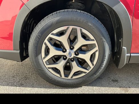 Certified 2021 Subaru Forester Premium AWD/4WD image 14