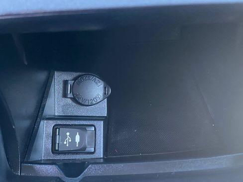 Used 2017 Toyota Camry SE FWD image 24
