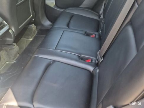 Used 2022 Tesla Model Y Performance AWD/4WD image 9