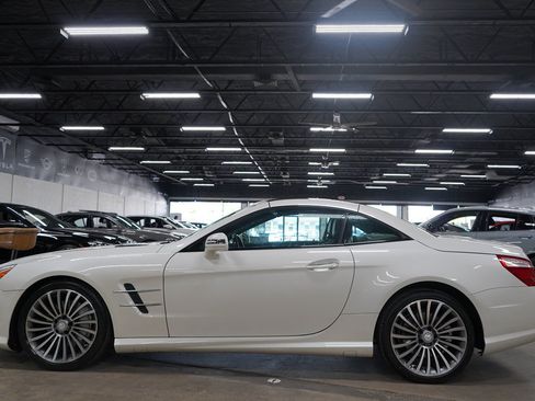 Used 2016 Mercedes-Benz SL 400 image 2