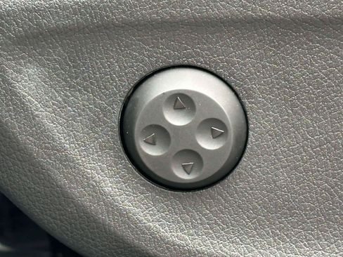 Used 2024 Mercedes-Benz GLE 450e 4MATIC image 16