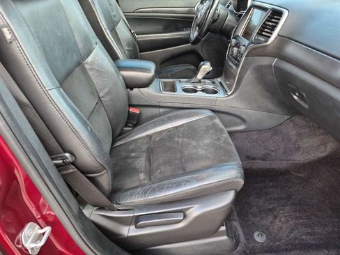 Used 2017 Jeep Grand Cherokee Altitude AWD/4WD image 22